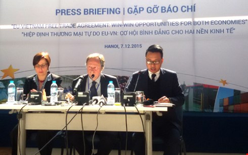 កិច្ចព្រមព្រៀងពាណិជ្ជកម្មសេរីរវាងវៀតណាមនិងEUនឹងចូលជាធរមាននាឆ្នាំ២០១៨